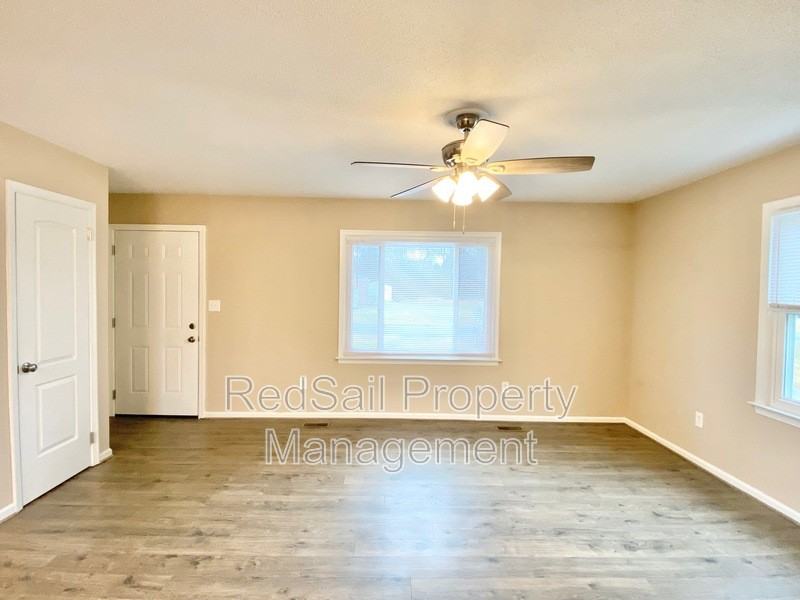 6002 Old Chestnut Ave - Photo 3 of 15