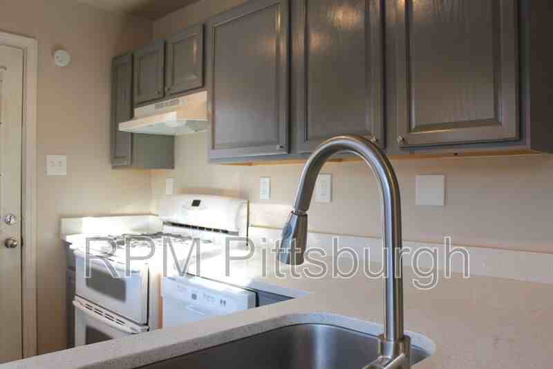 753 Jefferson Rd - Photo 3 of 12