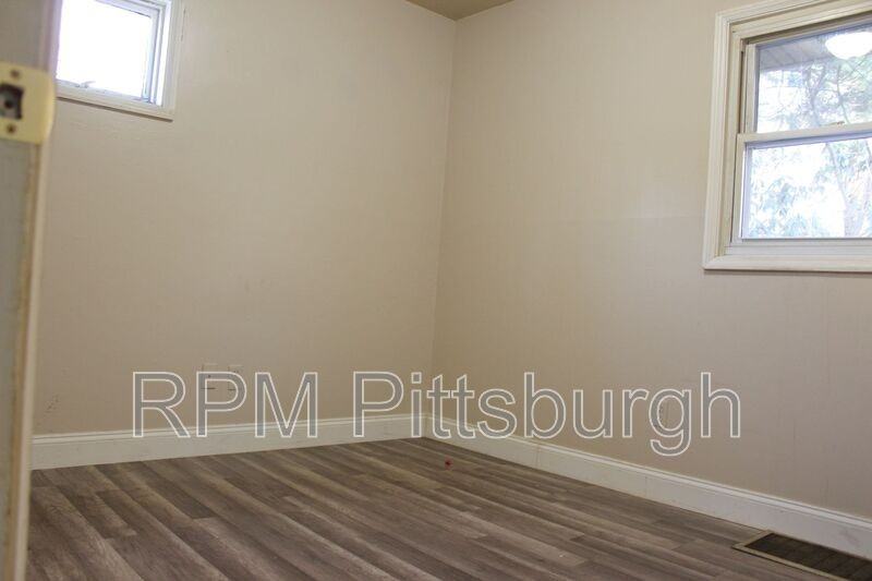 753 Jefferson Rd - Photo 5 of 12