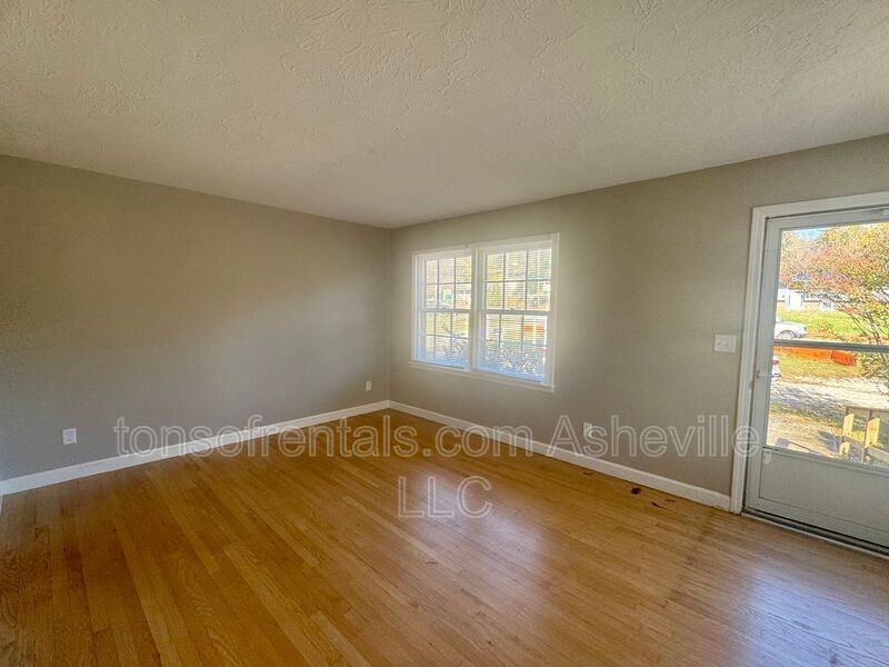 1614 Brevard Rd - Photo 4 of 19