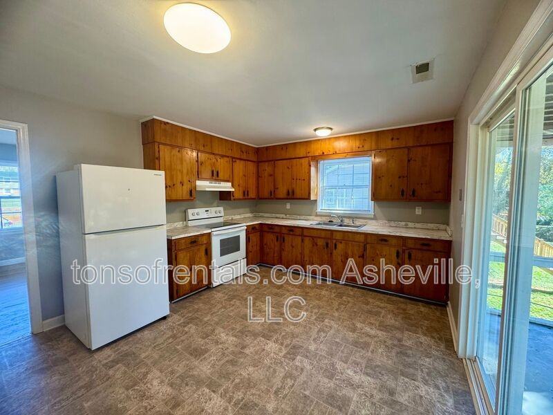 1614 Brevard Rd - Photo 5 of 19