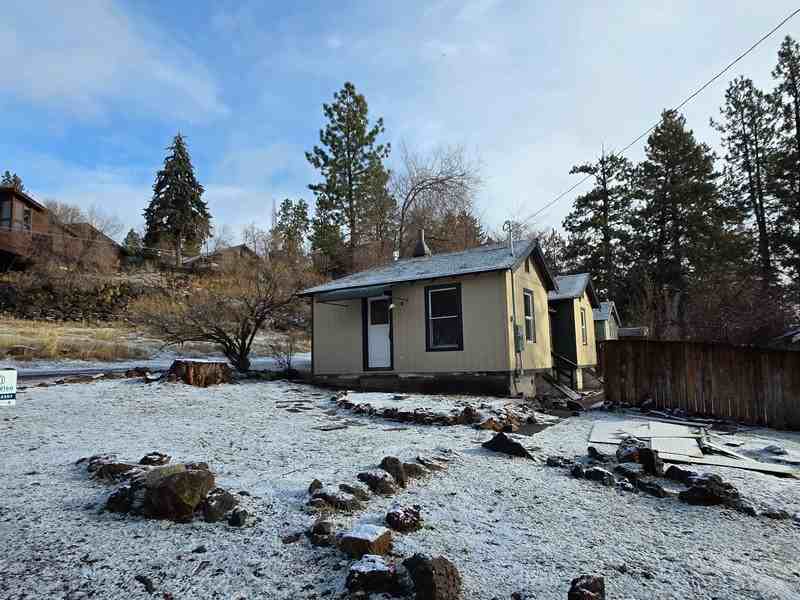 1618 Nw 8th St - Photo 2 of 11