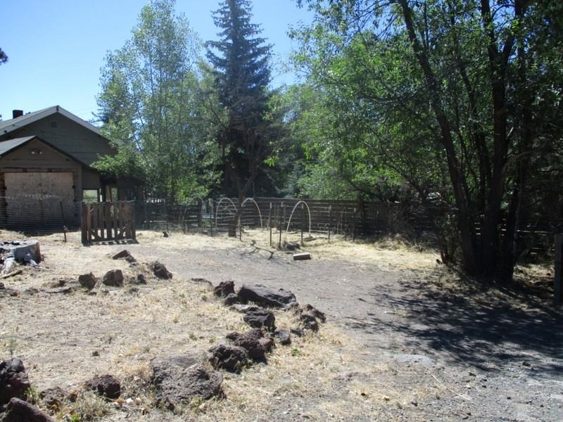 1618 Nw 8th St - Photo 3 of 11