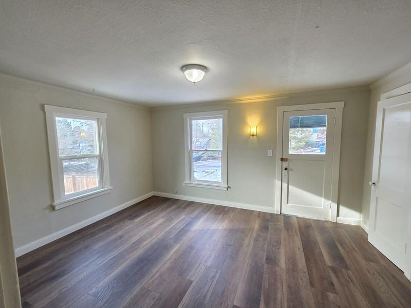 1618 Nw 8th St - Photo 4 of 11