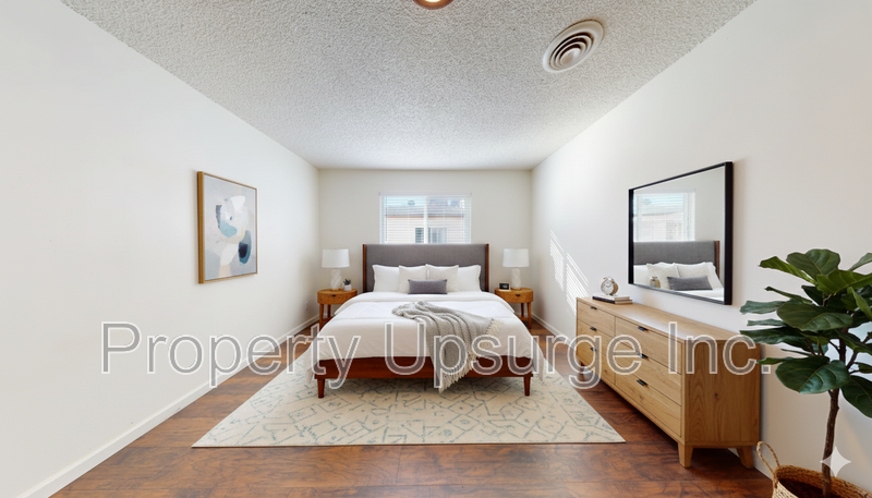 1340 Hobart Dr - Photo 3 of 20