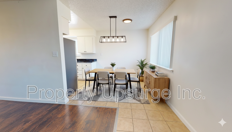 1340 Hobart Dr - Photo 4 of 20