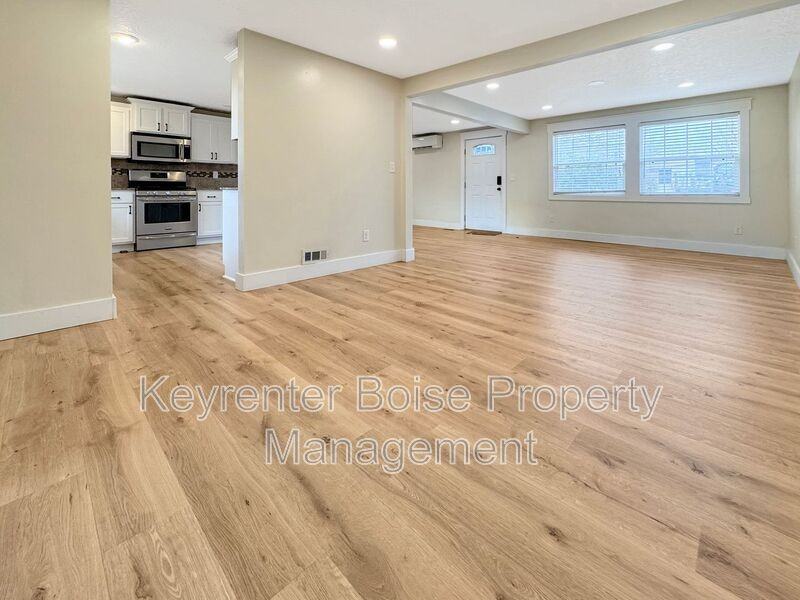 7867 W Camas St - Photo 4 of 24