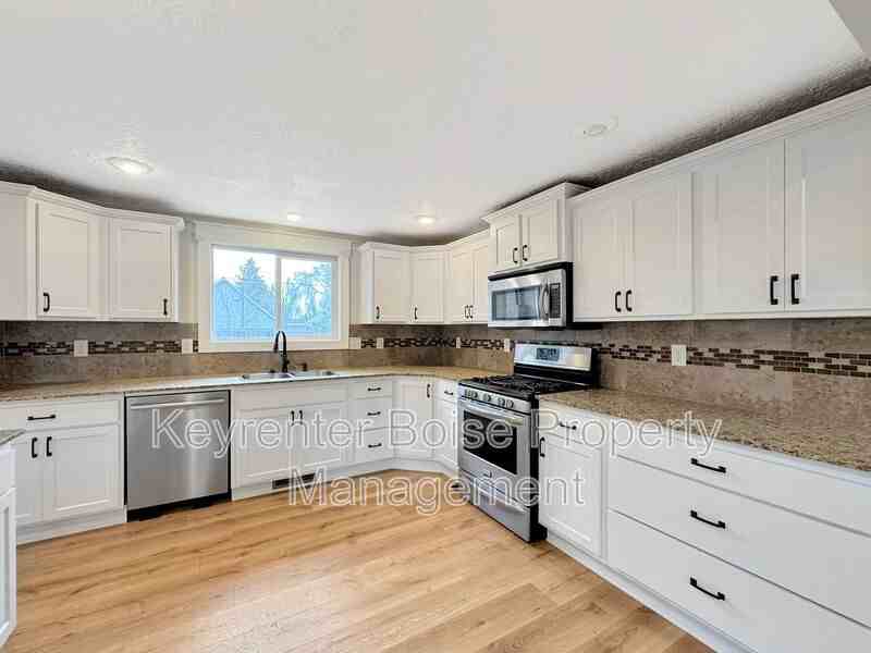 7867 W Camas St - Photo 6 of 24