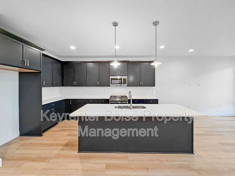 280 S Filbert Ln - Photo 2 of 14