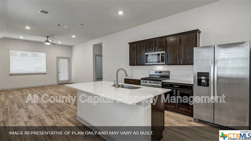 325 Fairfax Ave - Photo 4 of 18