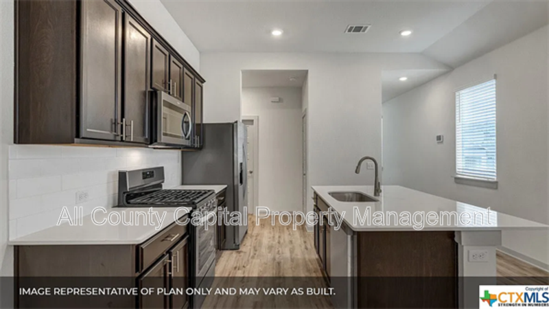 325 Fairfax Ave - Photo 6 of 18