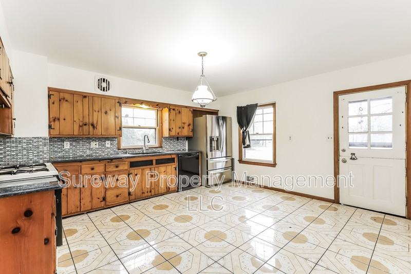 310 Union Ave - Photo 5 of 20