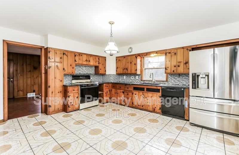 310 Union Ave - Photo 6 of 20