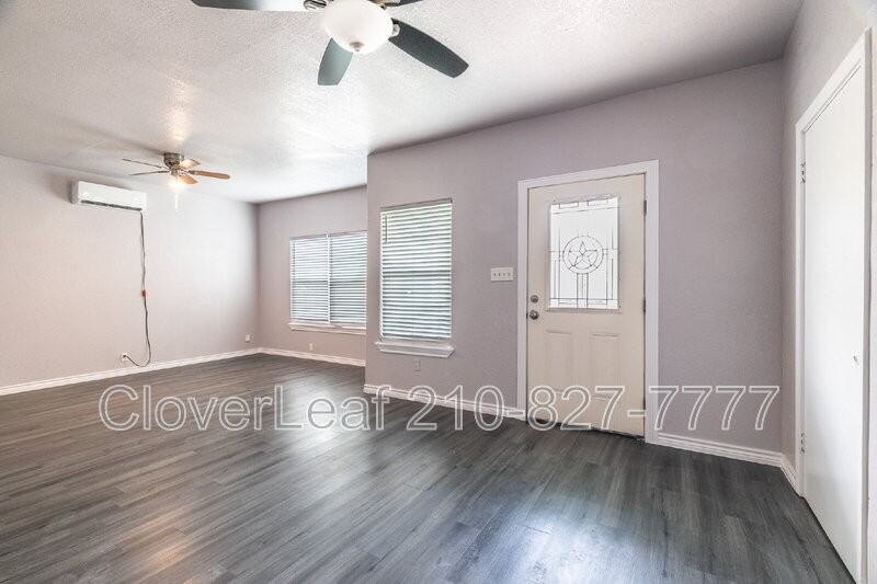 3402 W Travis St - Photo 5 of 22