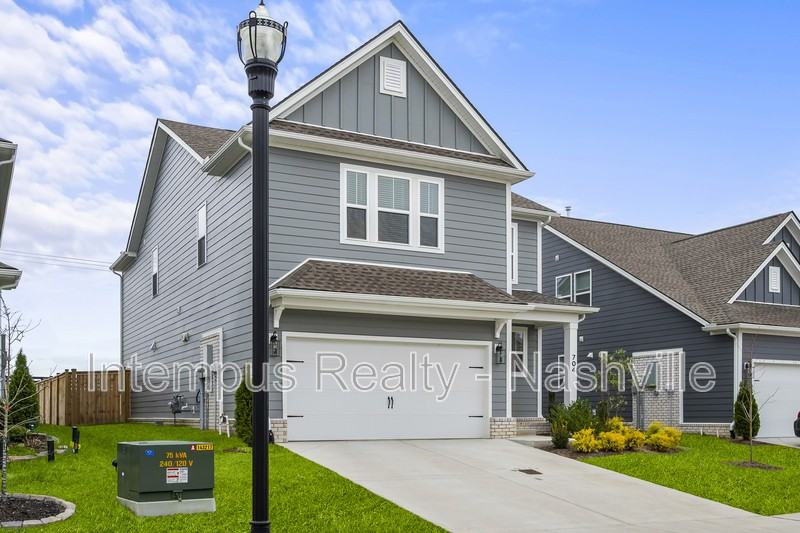 704 Conifer Dr - Photo 3 of 50