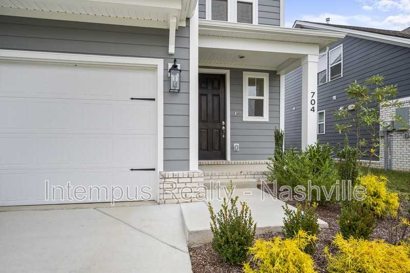 704 Conifer Dr - Photo 4 of 50