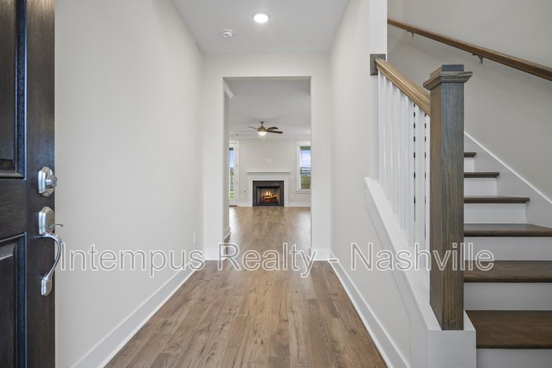 704 Conifer Dr - Photo 5 of 50