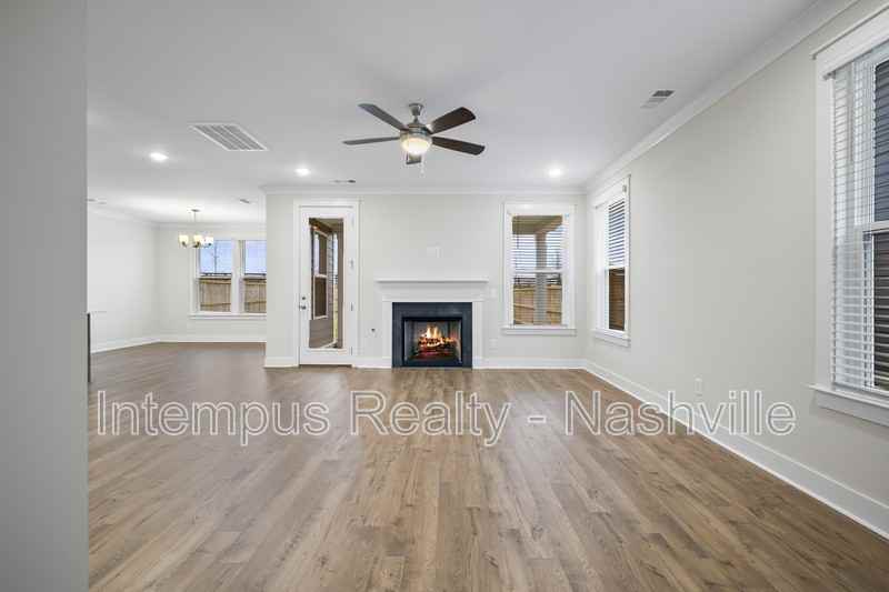 704 Conifer Dr - Photo 7 of 50