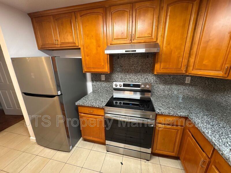 3546 44th St - Photo 6 of 18