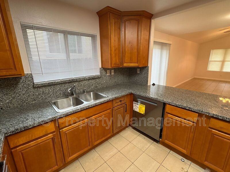 3546 44th St - Photo 7 of 18