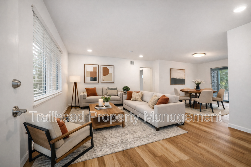 8316 Robinson St - Photo 6 of 35