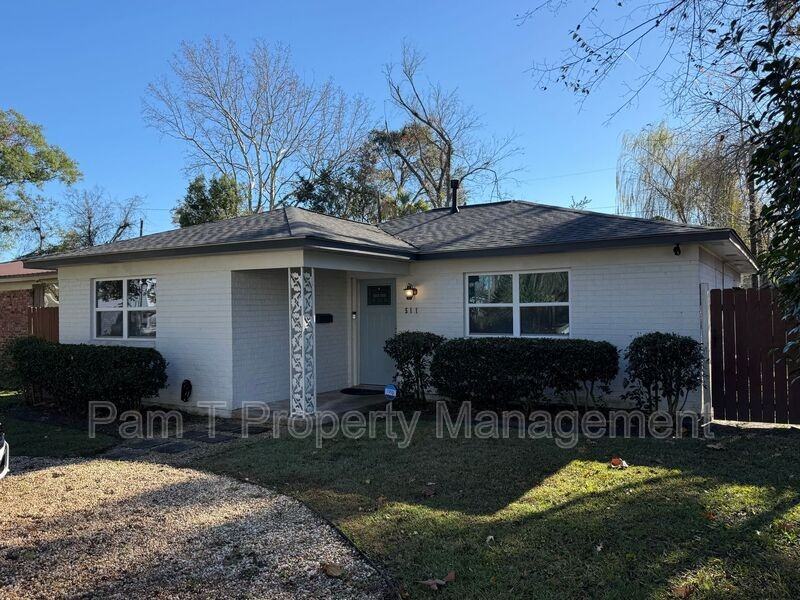 511 E 32nd St - Photo 2 of 4