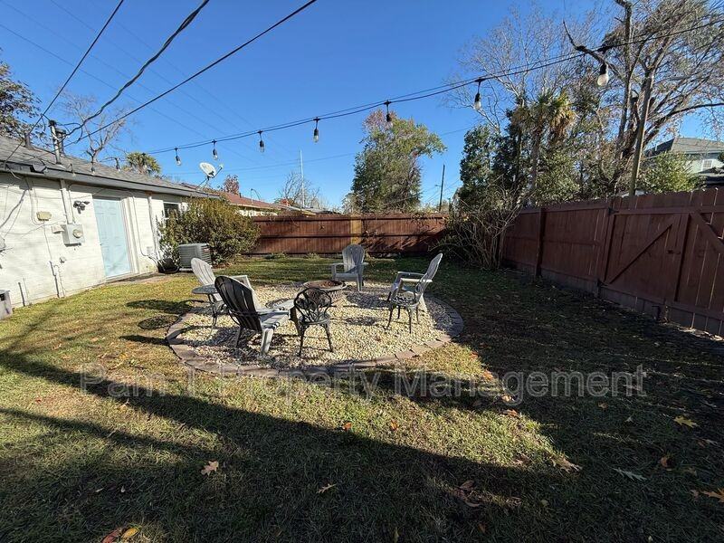 511 E 32nd St - Photo 3 of 4