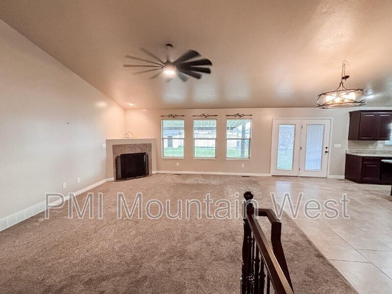 2241 Wn - Photo 5 of 50