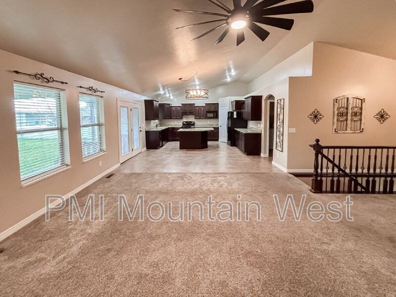 2241 Wn - Photo 7 of 50