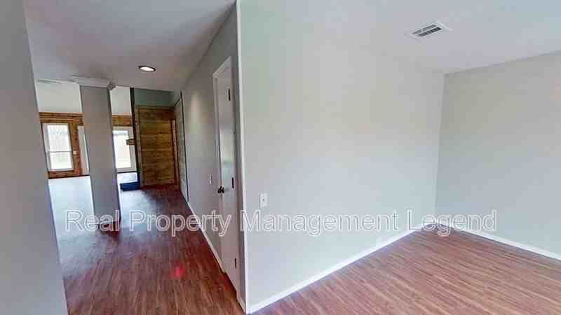 3740 Racquet Ct - Photo 2 of 18