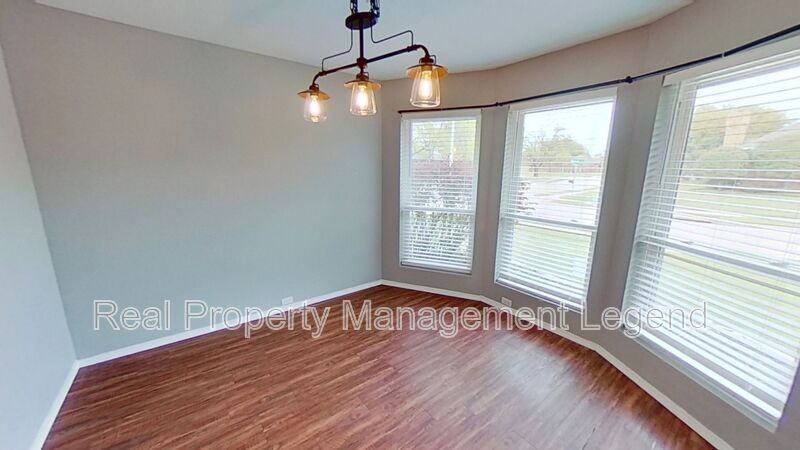 3740 Racquet Ct - Photo 4 of 18