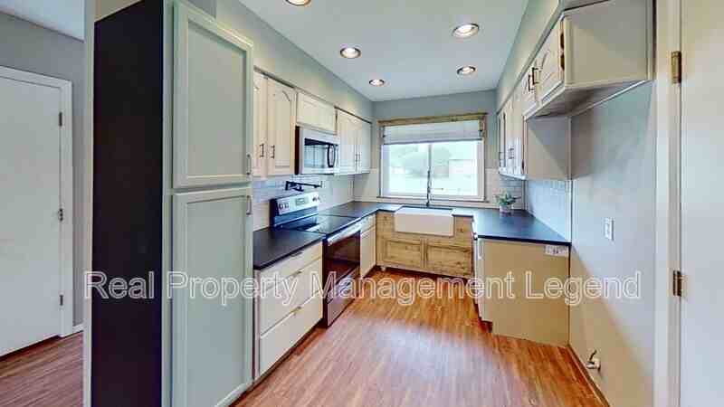 3740 Racquet Ct - Photo 5 of 18