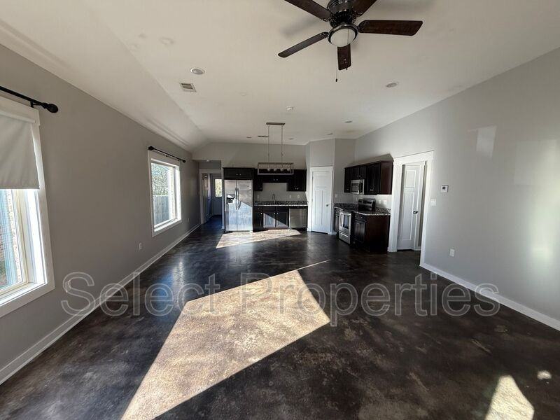 263 Wolf Den Ln - Photo 3 of 11