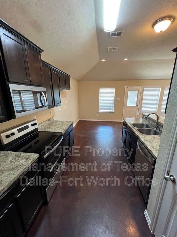 7105 Treaty Oaks Blvd - Photo 4 of 20