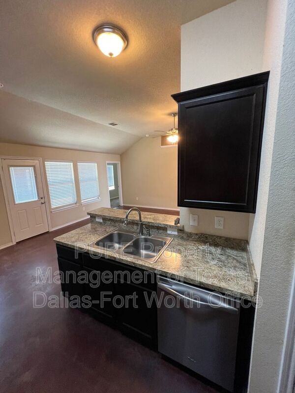 7105 Treaty Oaks Blvd - Photo 5 of 20