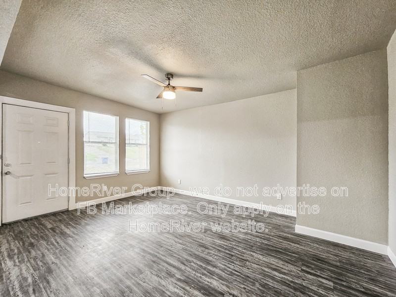 2708 Wilson #B - Photo 6 of 22