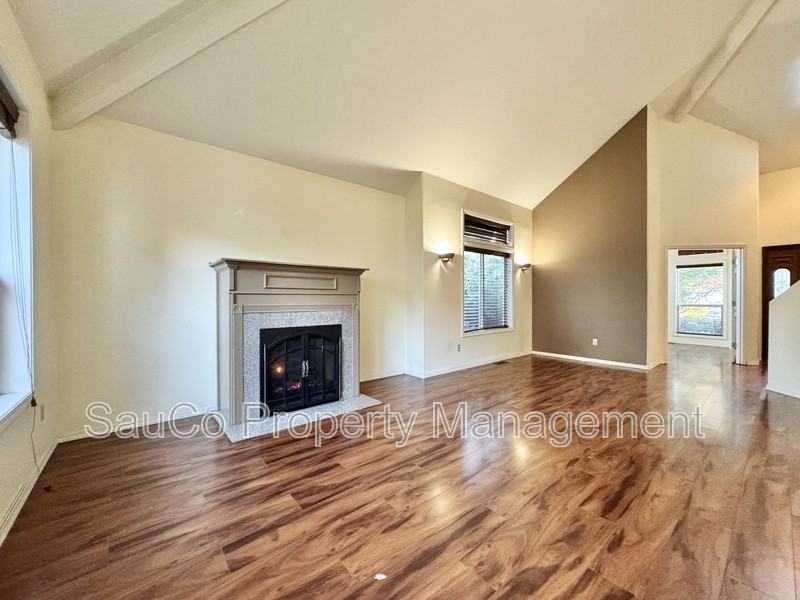 351 Se 58th Ct - Photo 7 of 25