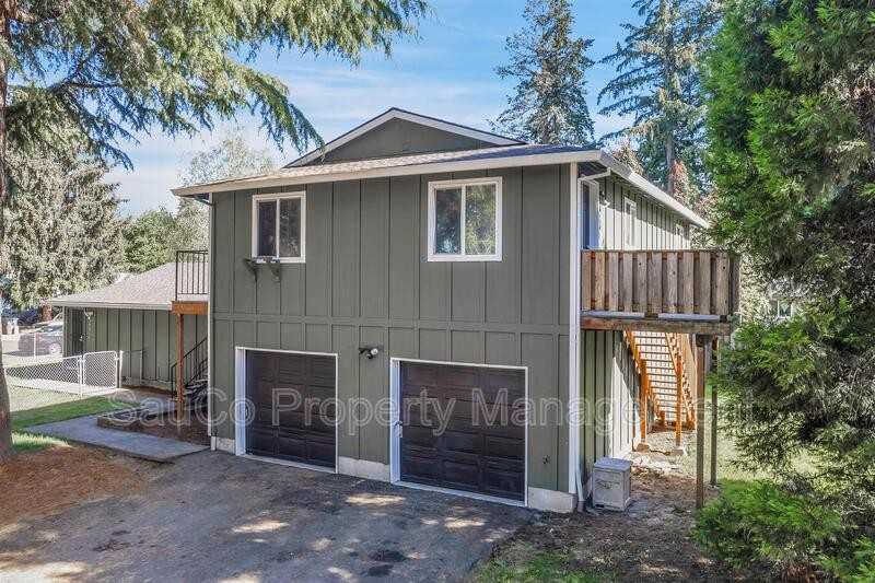 2423 Nw 3rd Ave - Photo 2 of 26