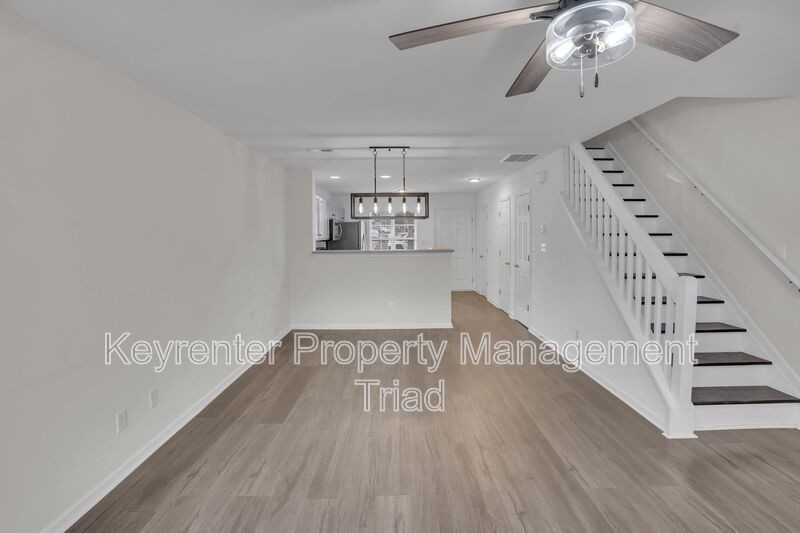 16 Raelans Cir - Photo 4 of 37