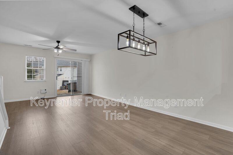 16 Raelans Cir - Photo 5 of 37