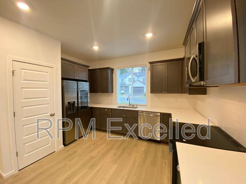 14539 203rd Ave E - Photo 6 of 20