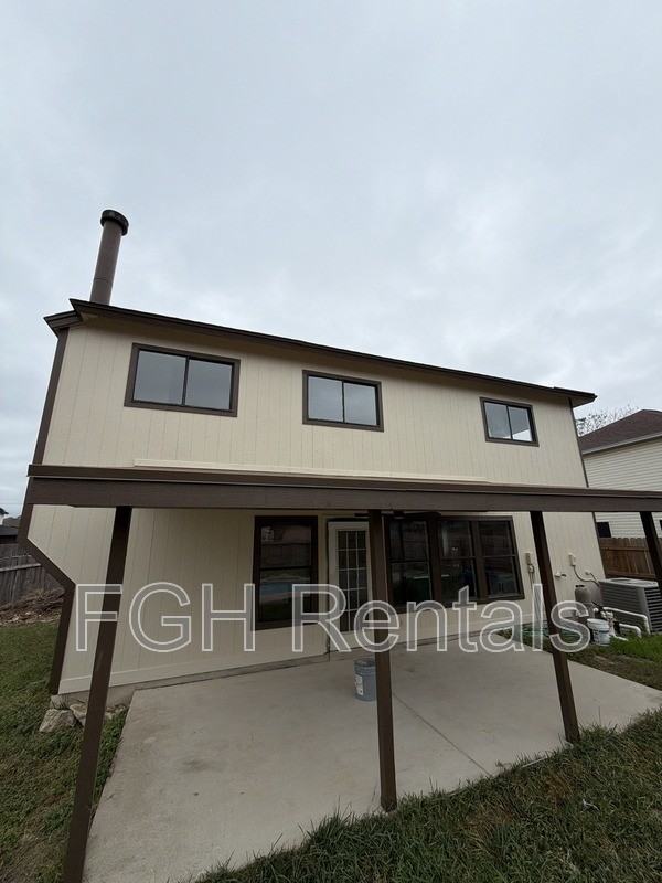 9607 Criswell Crk - Photo 3 of 16