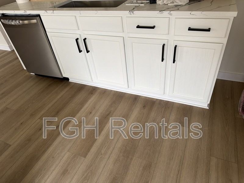 9607 Criswell Crk - Photo 5 of 16