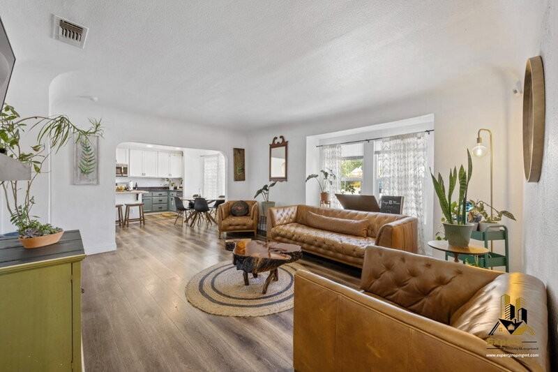 257 Cedar St - Photo 2 of 5