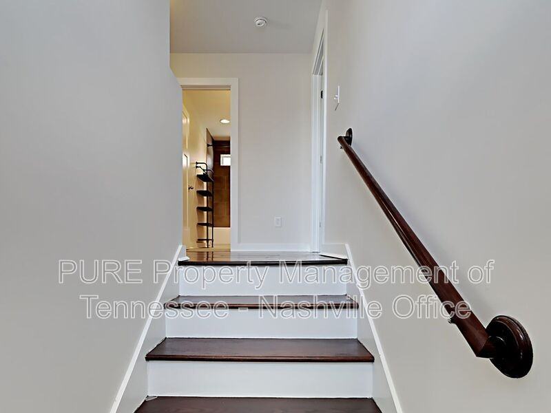 303 Gatewood Ave - Photo 6 of 35