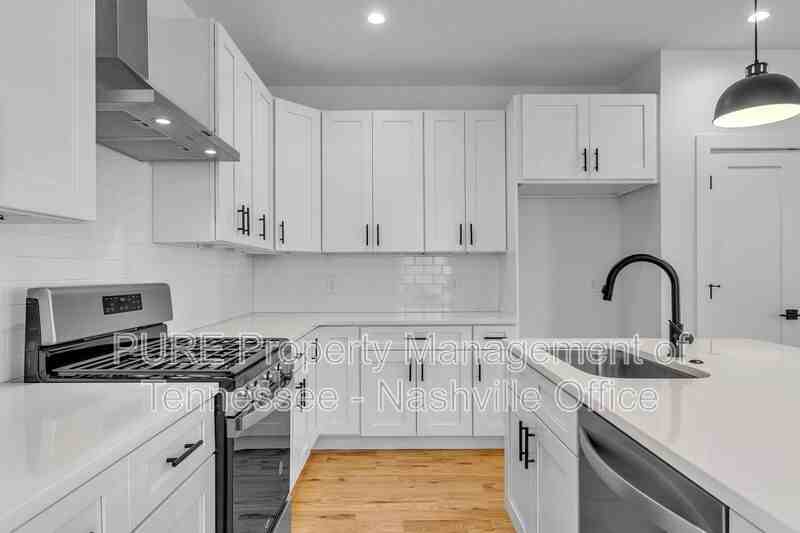 608 Vernon Ave - Photo 5 of 38