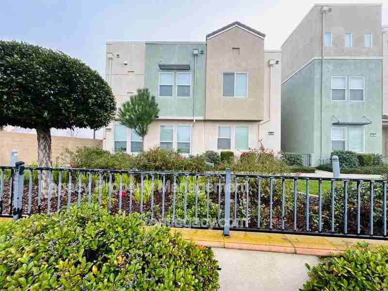 3998 E Commerce Way - Photo 2 of 34