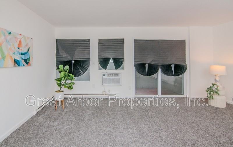 4194 Packard St #1 - Photo 3 of 31