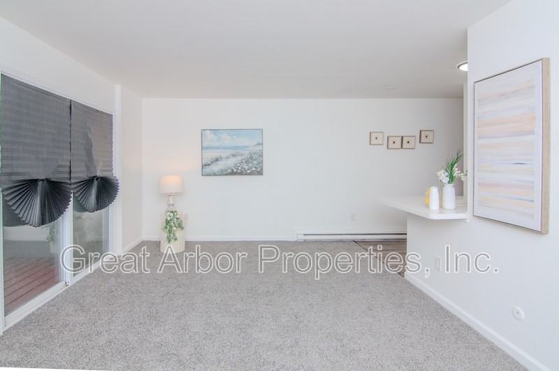 4194 Packard St #1 - Photo 7 of 31