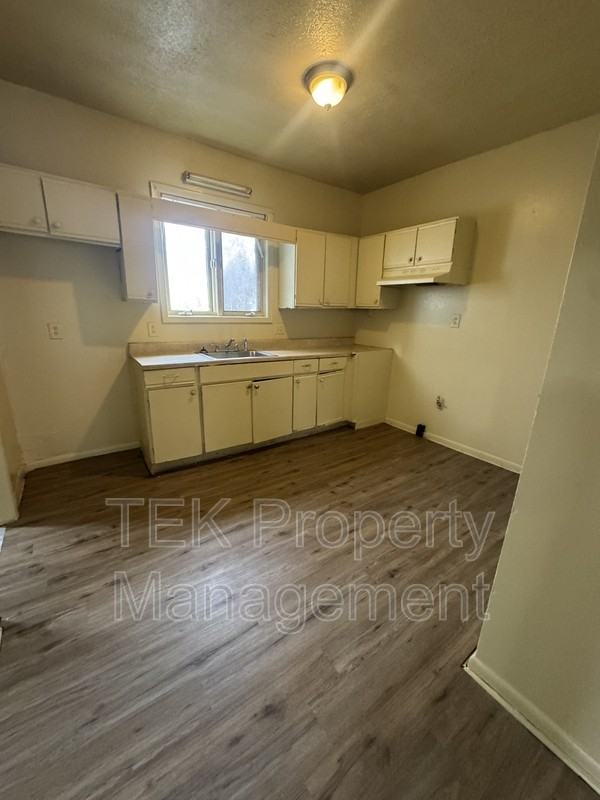 1010 Clifford Ave #1 - Photo 2 of 7